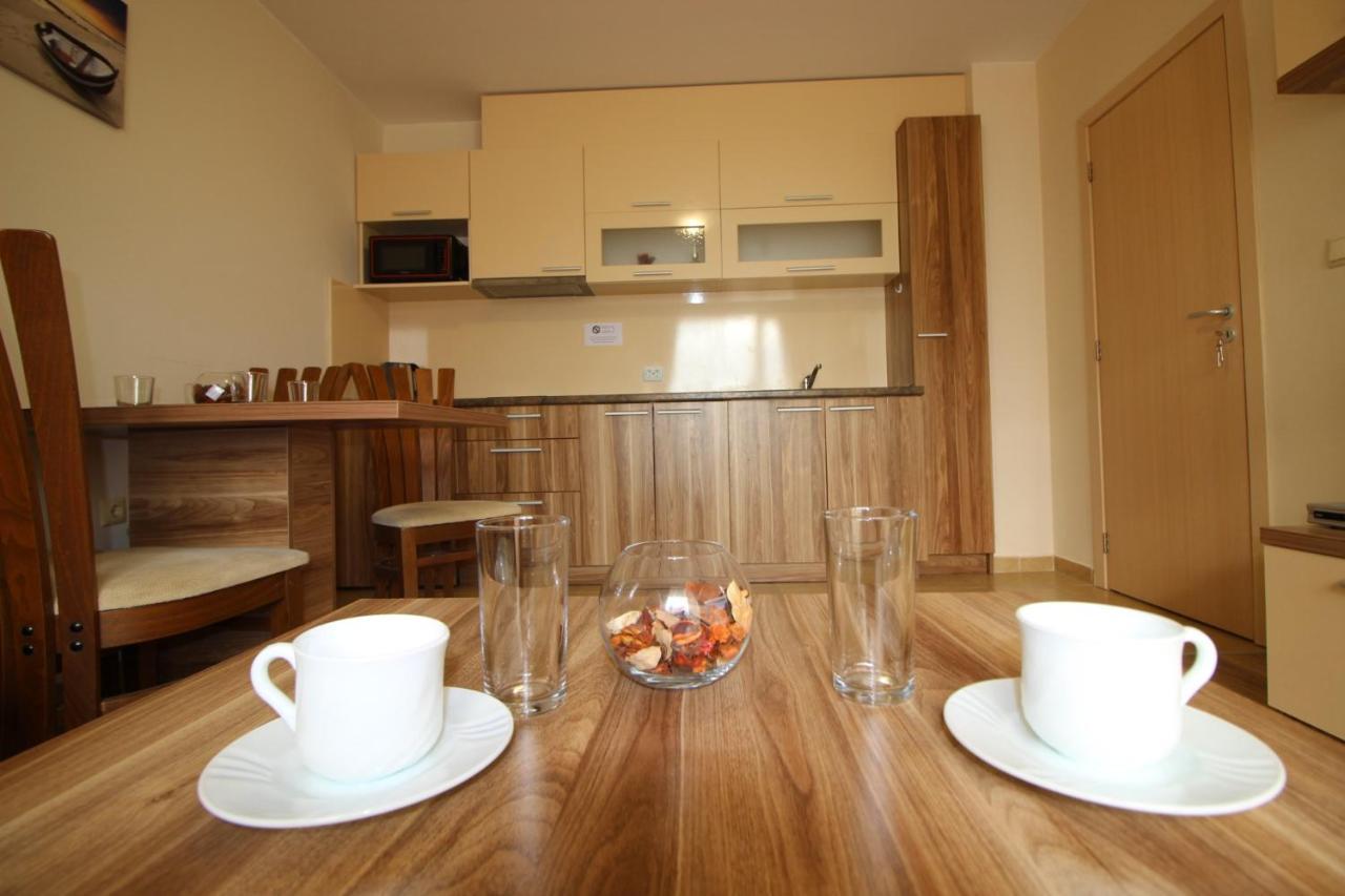 Allia Apartments Ravda Extérieur photo